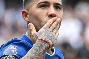 kaiyun-梅西登贝莱赛后互动